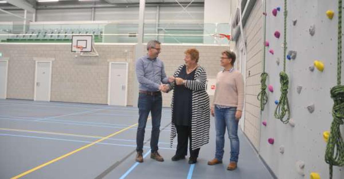 Nieuwe sportcentrum Tolhuispark officieel opgeleverd