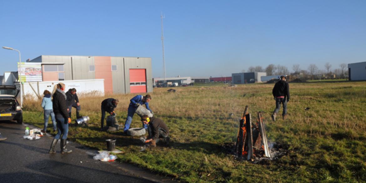 Knallend het oude jaar uit in Dokkum