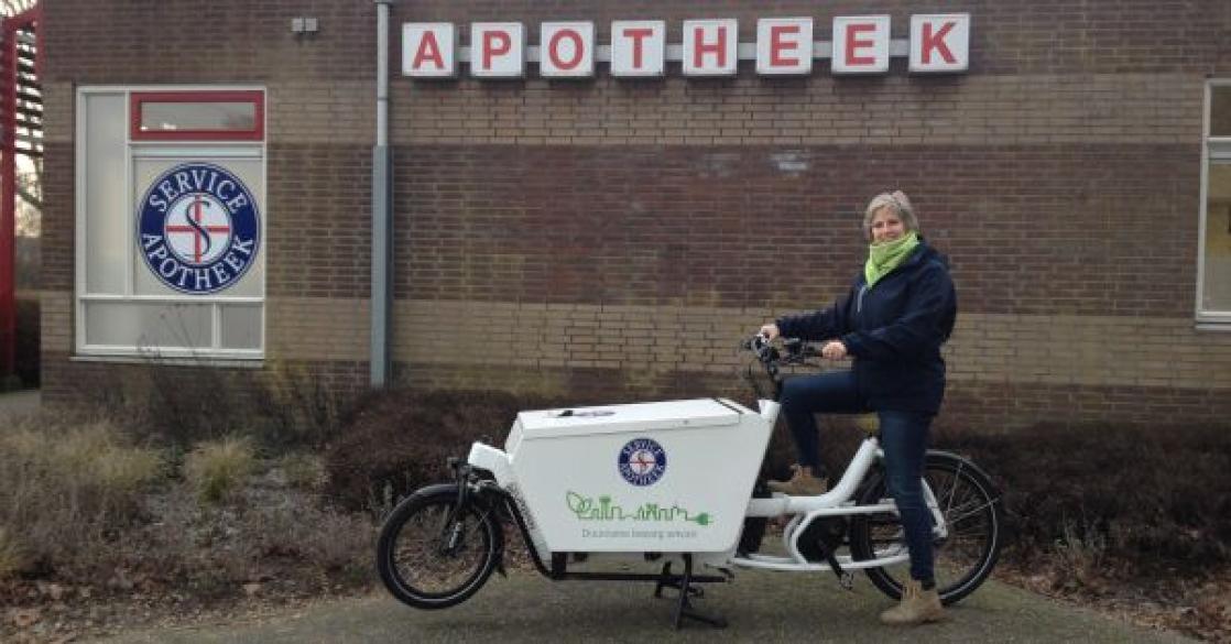 Elektrische bakfiets voor bezorgers apotheek Dokkum