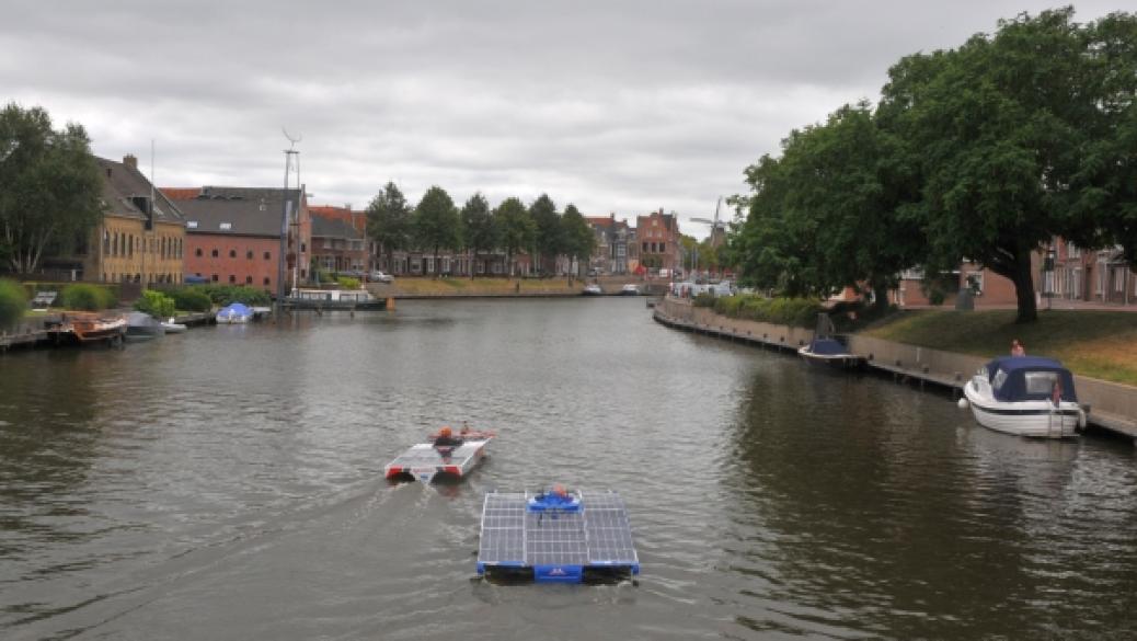 Solarboten Elfwegentocht passeren Dokkum