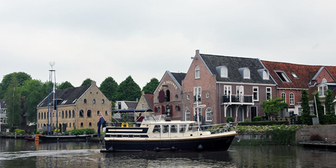 Dokkum heeft primeur met betalen liggeld via app