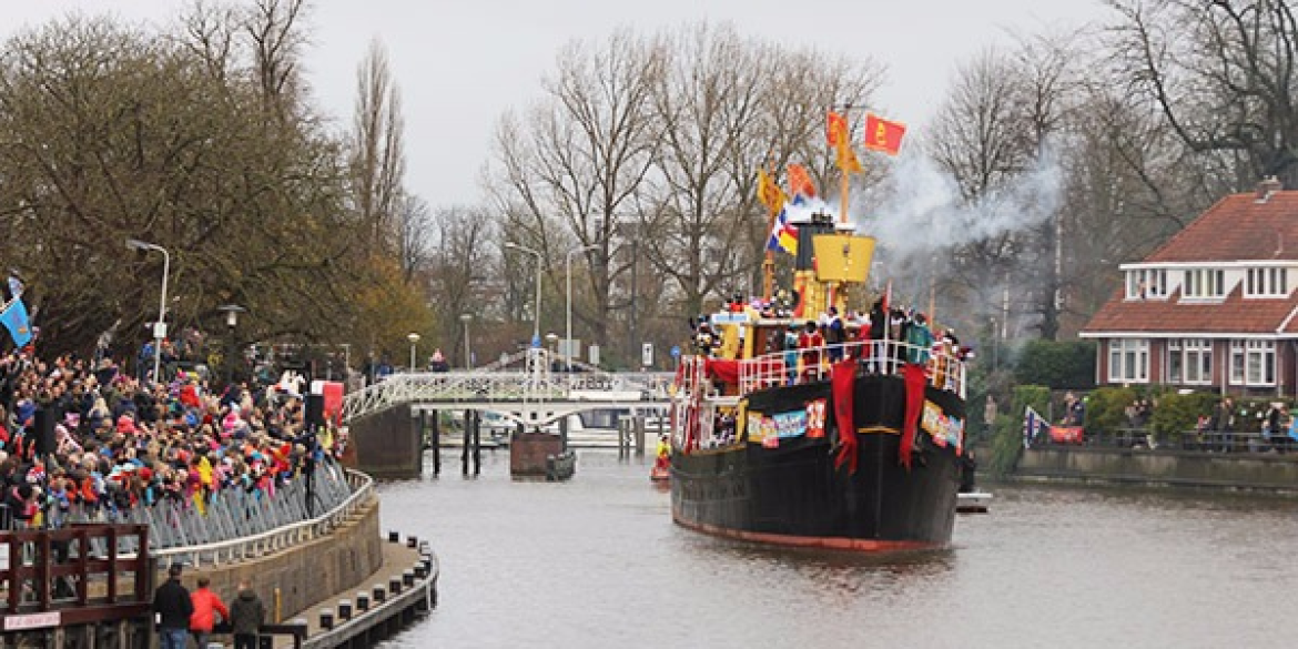 Fantastisch kinderfeest bij Sinterklaasintocht in Dokkum