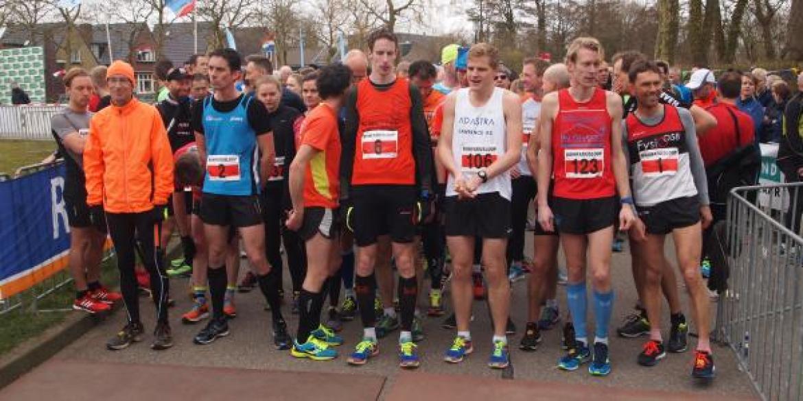 Bonifatiusloop 2016 door historische binnenstad