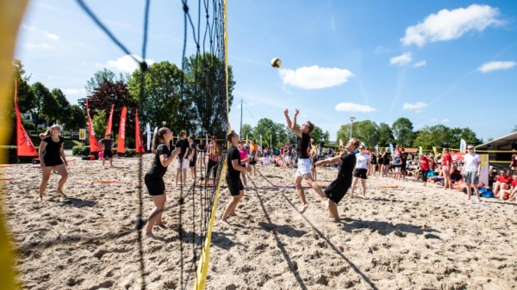 Zonovergoten tweede dag van Dokkum Beach