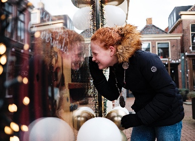 Foto's Kinderburgemeester Esmee Goet opent speurtocht en de 'Betoverende Boekenboetiek' in Dokkum  door: Foto's: Anna Groenia Fotografie