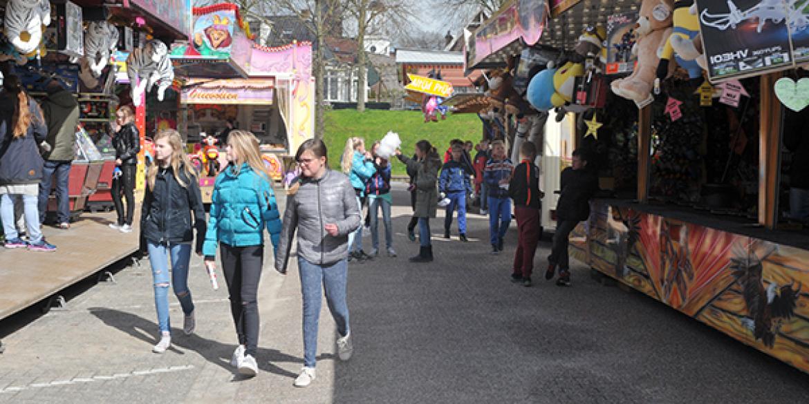 Koningsweek in Dokkum van start met kermis