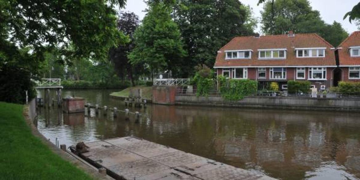 Kettingbrug in groot onderhoud en gestremd