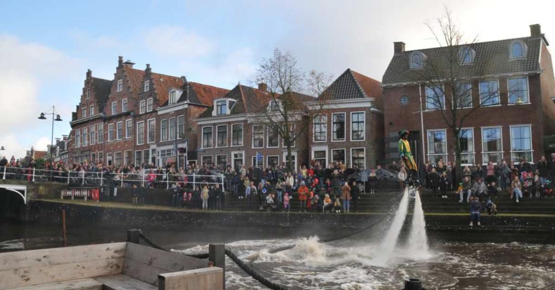 Sfeervolle Sinterklaasintocht in Dokkum