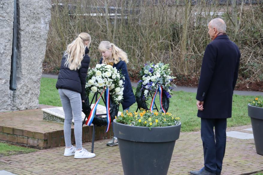 Kranslegging en herdenking in Dokkum