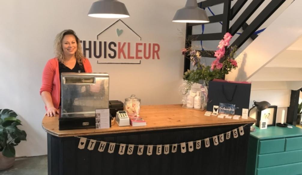 Thuiskleur geopend: winkel met woonaccessoires en dagbesteding