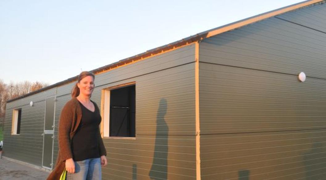 Nieuwe stal in aanbouw voor kinderboerderij