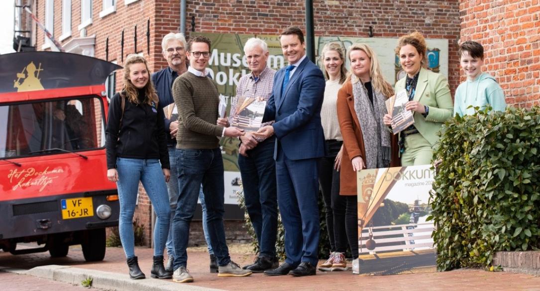 Burgemeester Kramer opent toeristenseizoen Dokkum