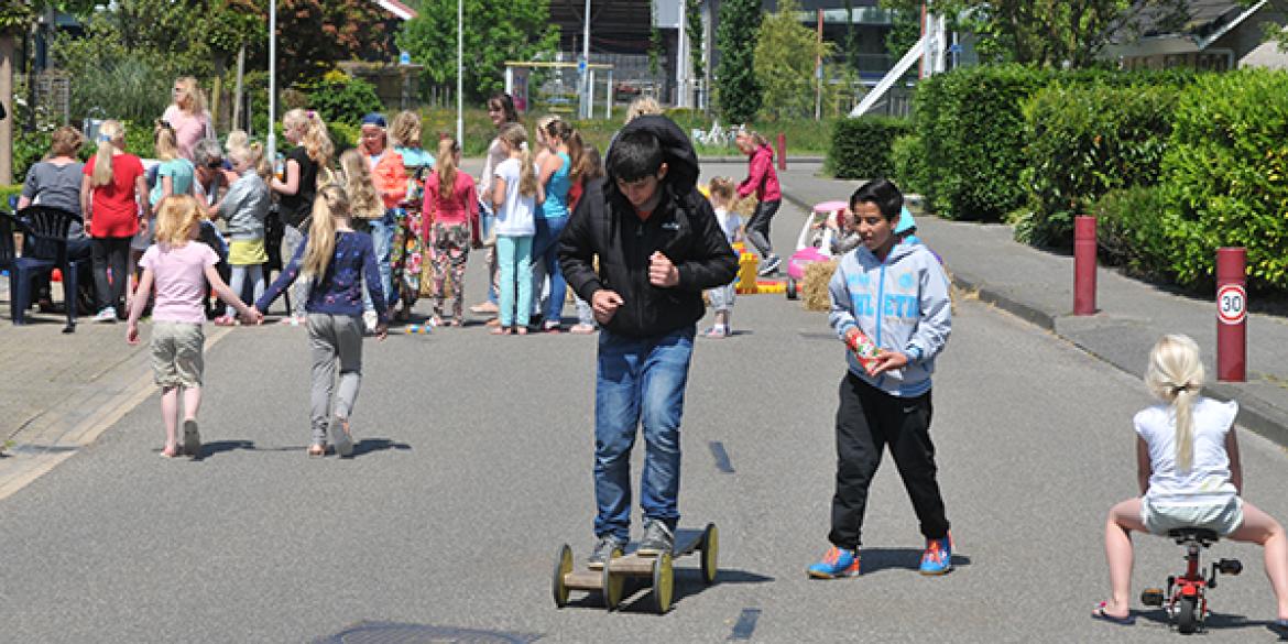 Veel kinderen op straat tijdens Nationale Straatspeeldag