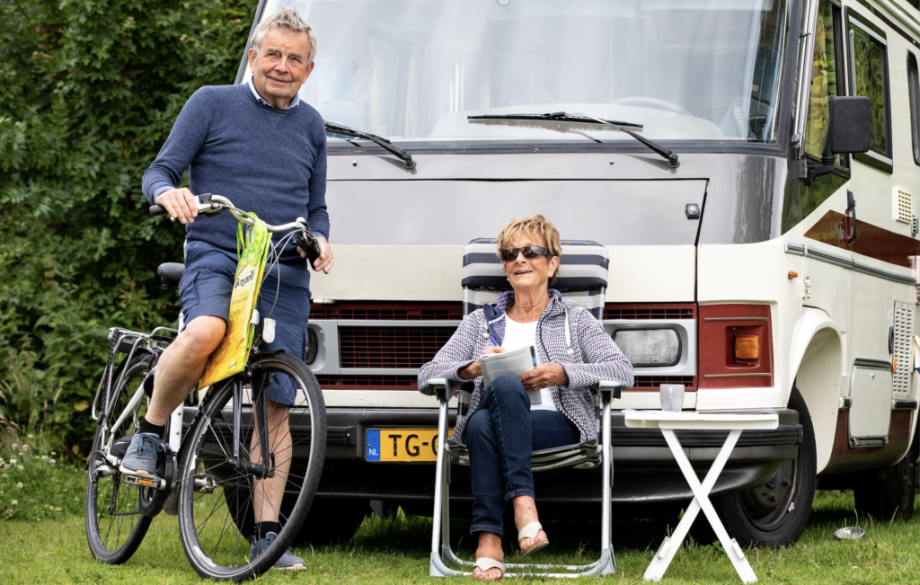 Zomergasten: met de retro-camper aan het water