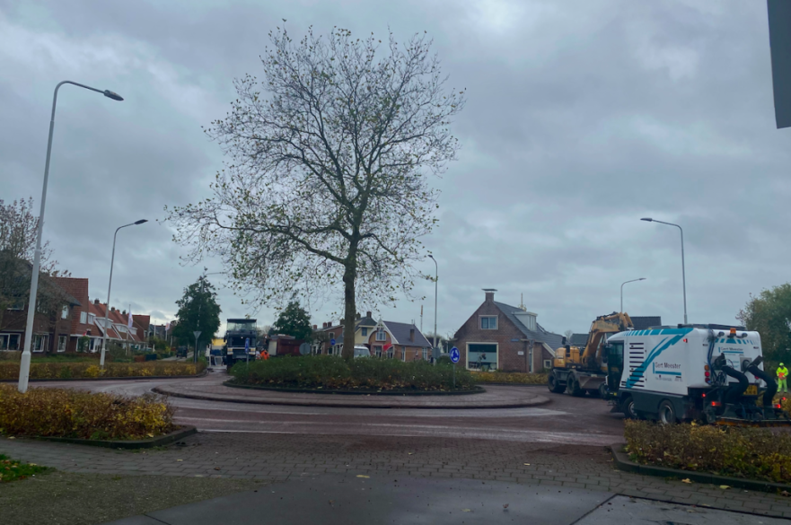 Straten en rotonde in Dokkum stroever gemaakt