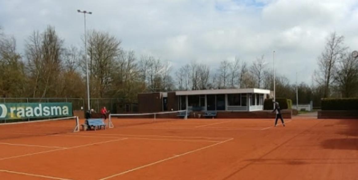 Leden tennisclub Dokkum stemmen voor verhuizing