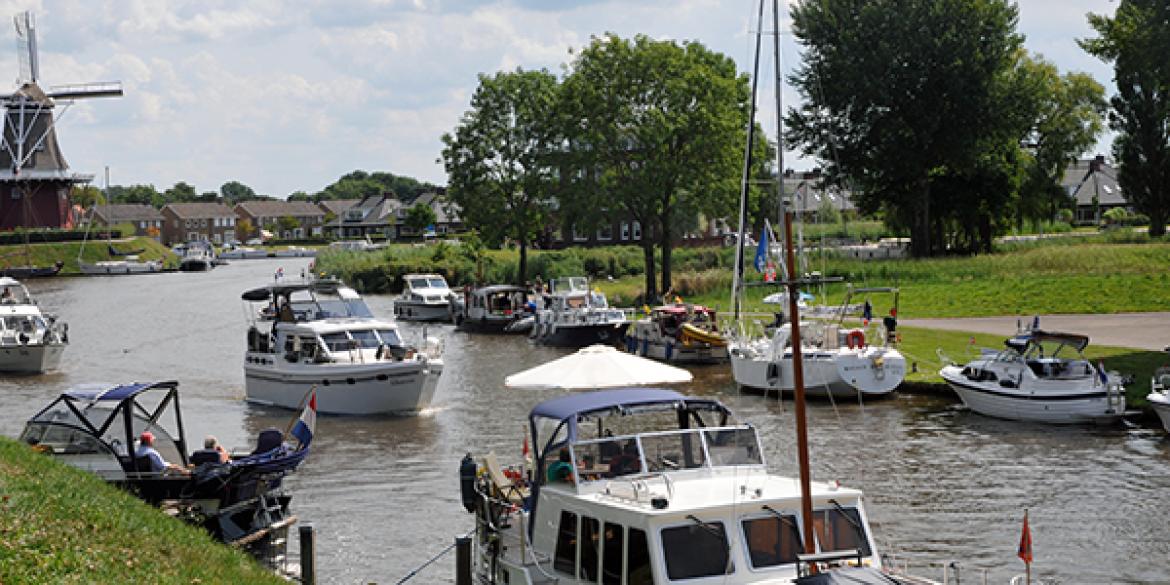 Volop watersportdrukte in Dokkum