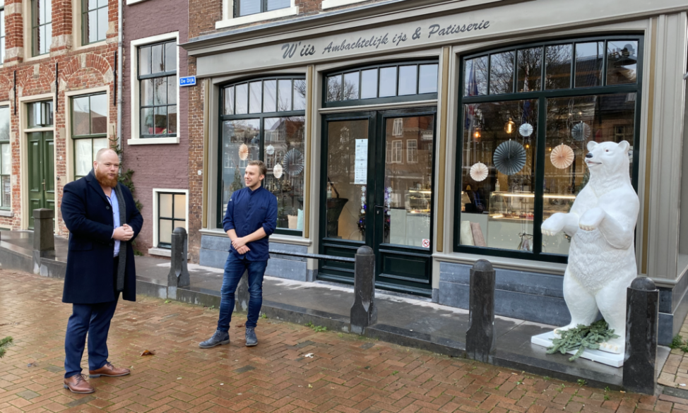 IJs- en patisseriewinkel W’iis op de Zijl geopend