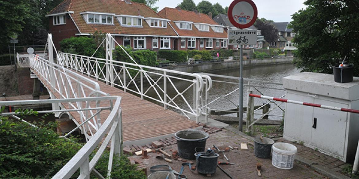 Kettingbrug teruggeplaatst, maar nog niet toegankelijk