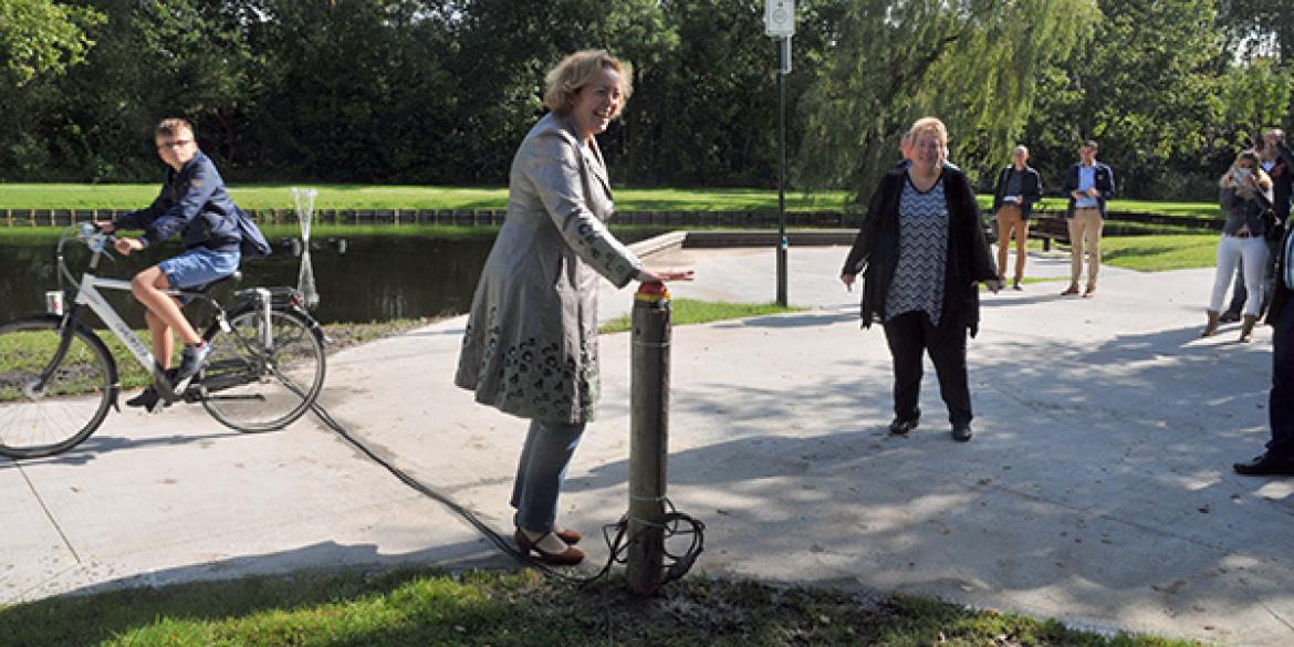 Gedeputeerde Poepjes opent vernieuwde Fonteinslanden