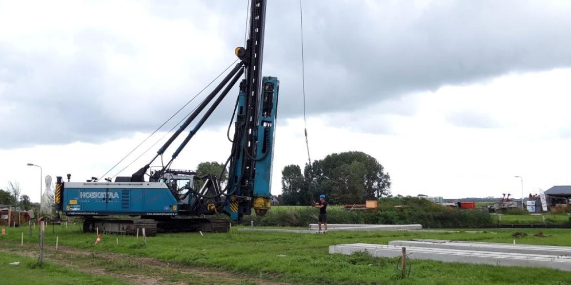 Eerste palen in de grond bij nieuw recreatiepark Schreiershoek