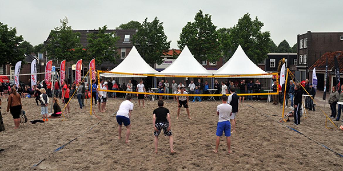 Dokkum Beach op de Markt in volle gang