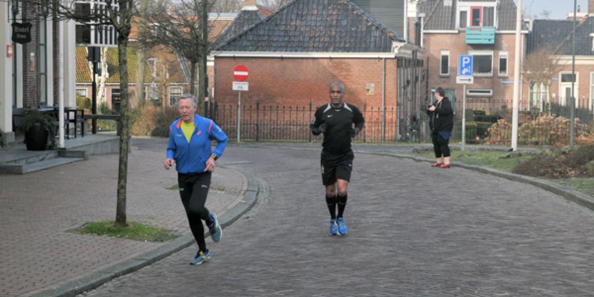 IJskoude bikkeltrimrun in Dokkum