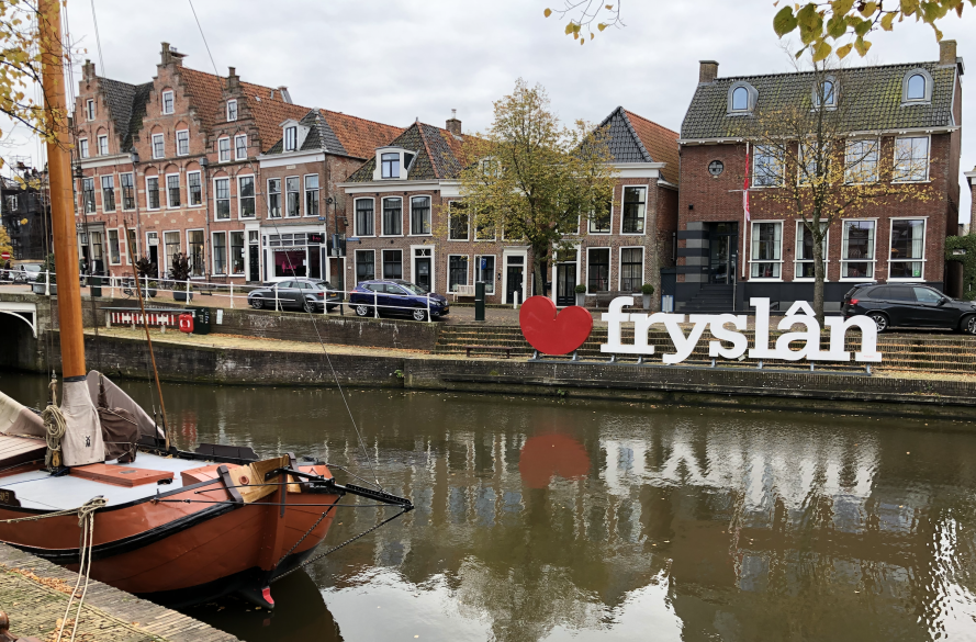 Letters Love Fryslân op Vleesmarkt