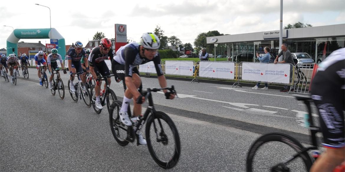 Dokkum in teken van eerste etappe Benelux Tour