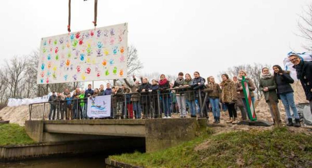 Sloop oude brug, start nieuwe brug Fûgellân