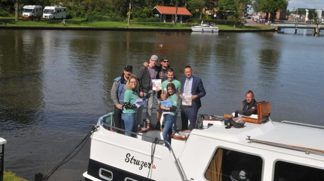 Wethouder geeft startsein verspreiding Dokkum Magazine