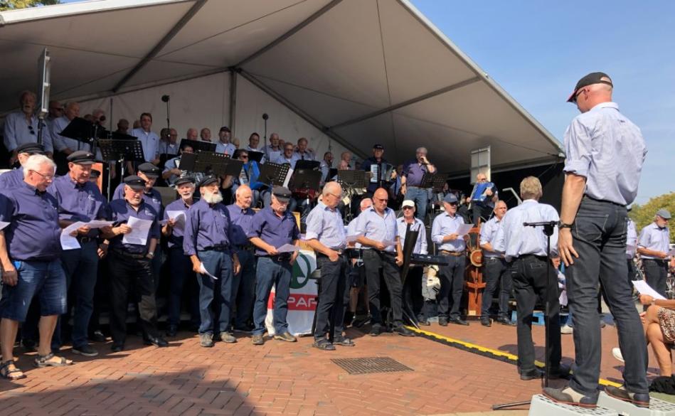 Gezellig Shantyfestival in zonnig Dokkum