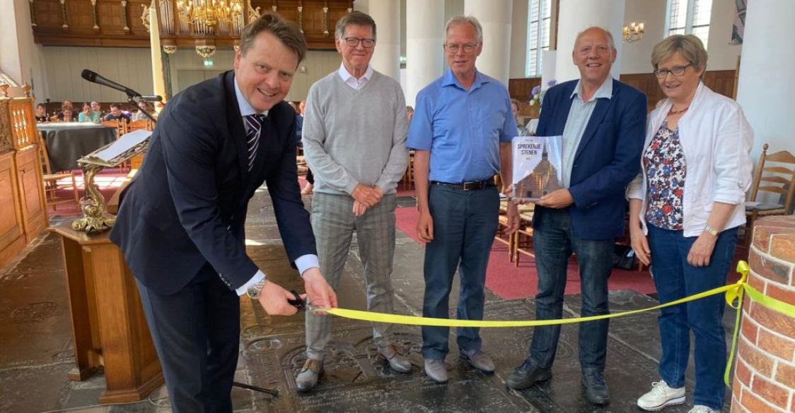 Tentoonstelling Sprekende Stenen geopend in Grote Kerk