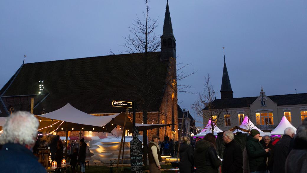 Sfeervolle Kerstfair Dokkum trekt bezoekers van ver