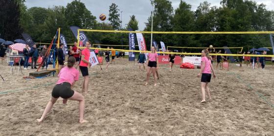 Sfeer goed bij Dokkum Beach ondanks regen