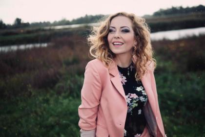 Eerste van drie hoofdartiesten Night of the Praams bekend: Anneke van Giersbergen